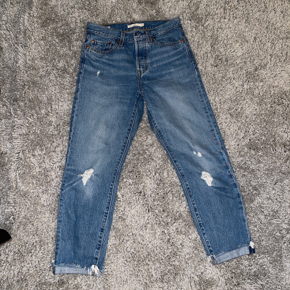 Levi's mom jeans